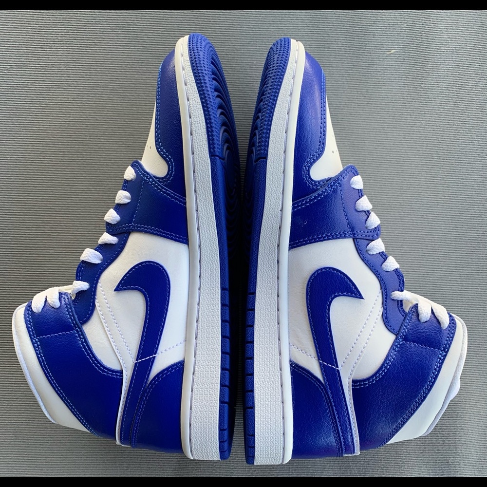 Jordan 1 Mid ❌SOLD🎁 - Picture 7 of 10